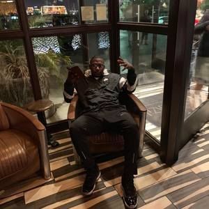 Meet your Posher, Eric